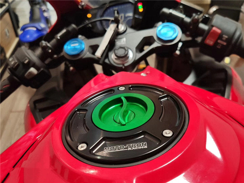 Quick release fuel cap, secure, easy access, durable, racing, fuel tank, high-performance, lightweight, fast refuel